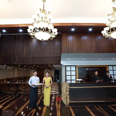 Tristar Hotel Rangoon Buitenkant foto