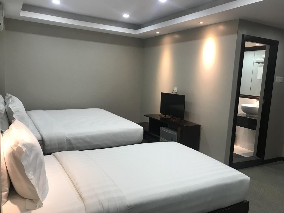Tristar Hotel Rangoon Buitenkant foto