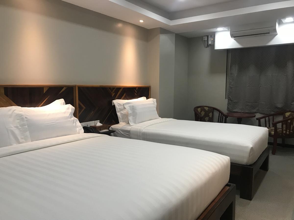 Tristar Hotel Rangoon Buitenkant foto