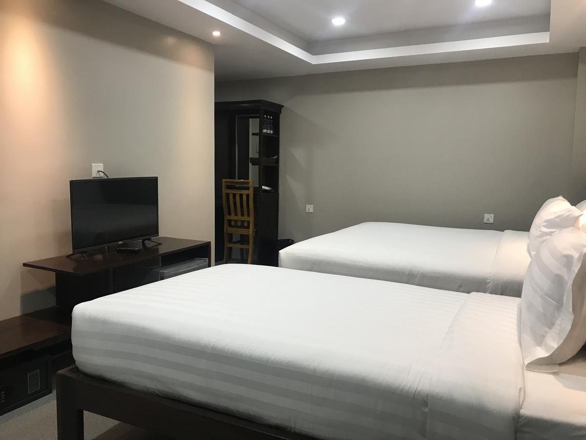 Tristar Hotel Rangoon Buitenkant foto