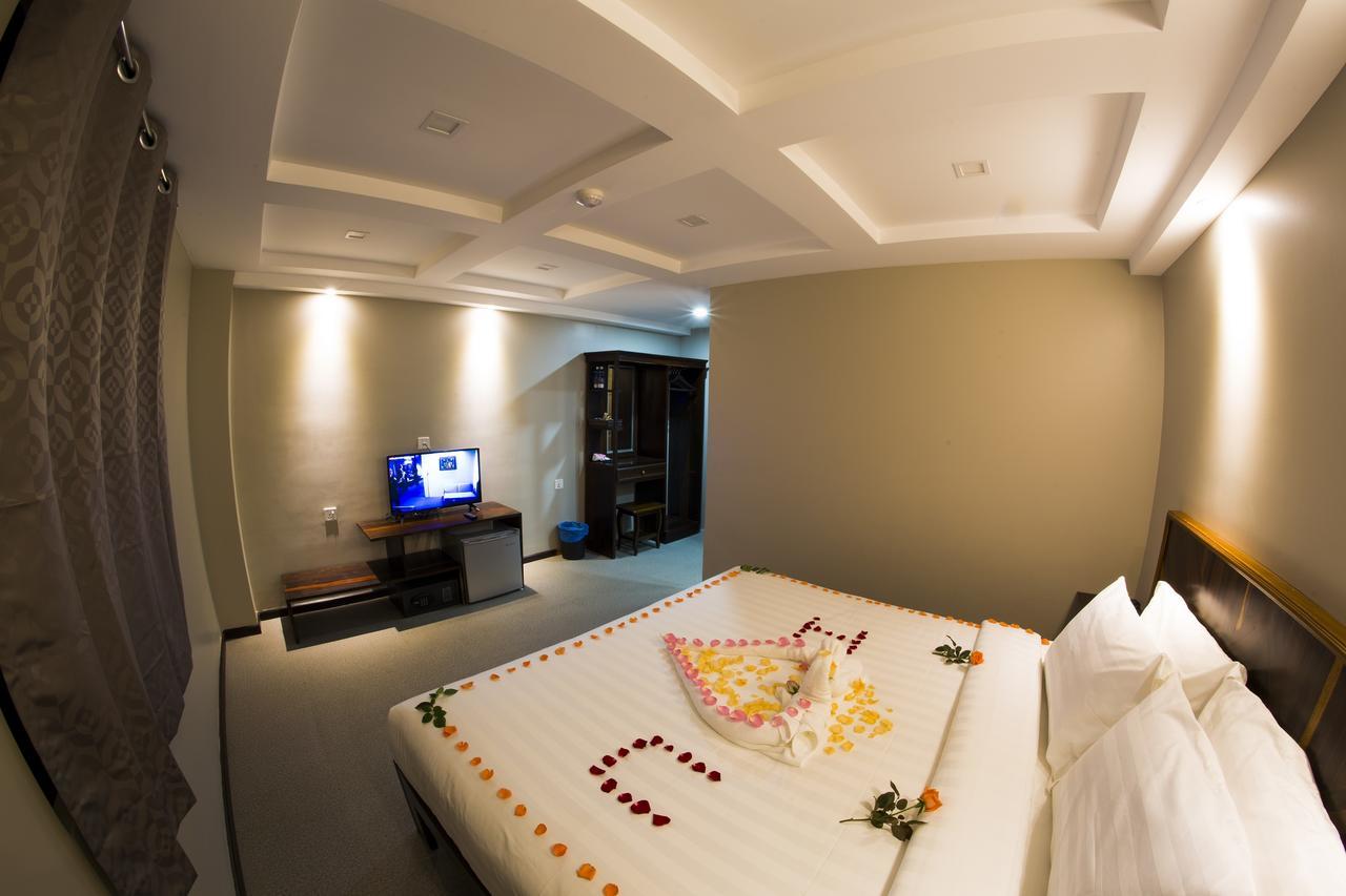Tristar Hotel Rangoon Buitenkant foto