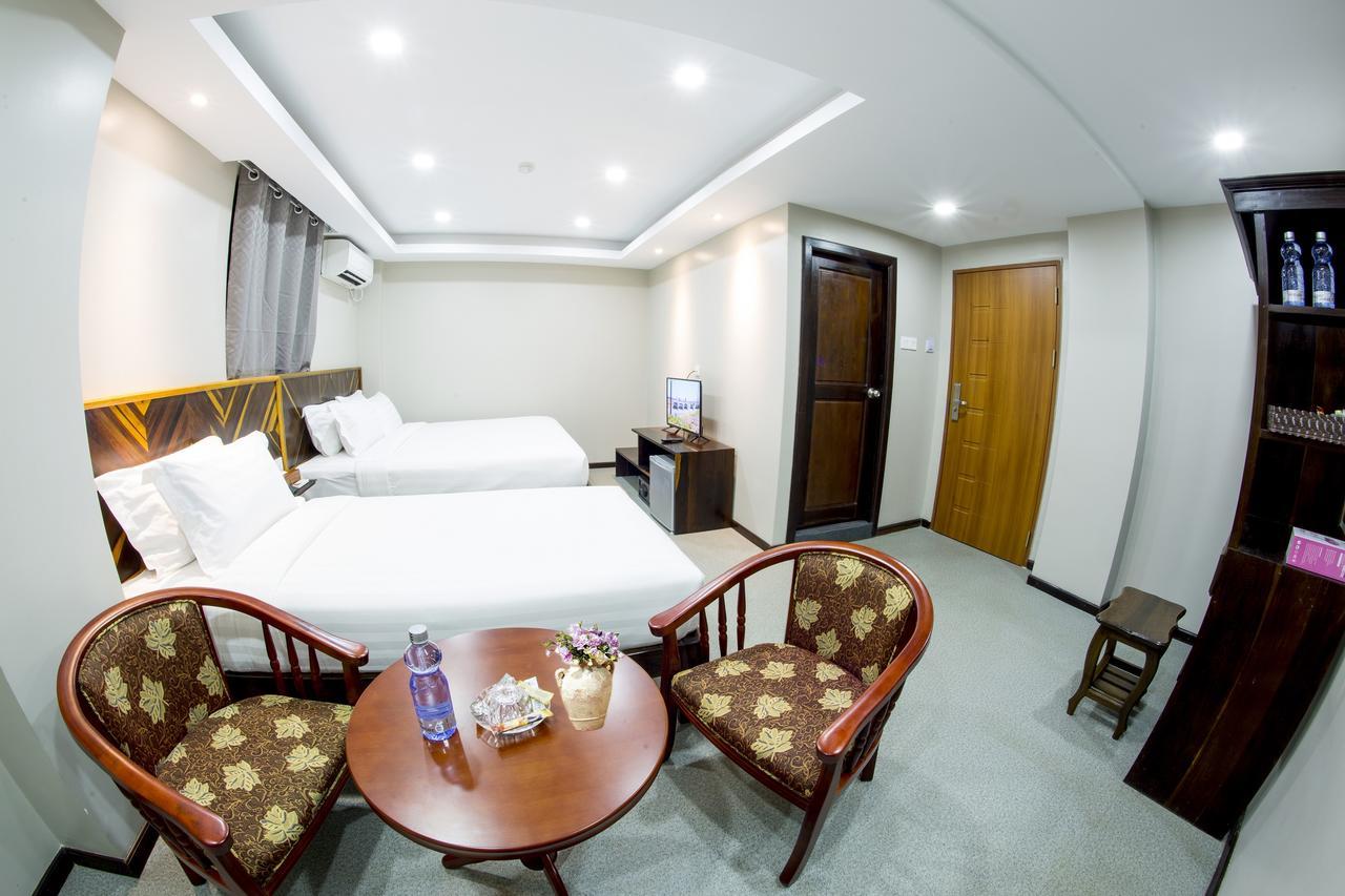 Tristar Hotel Rangoon Buitenkant foto