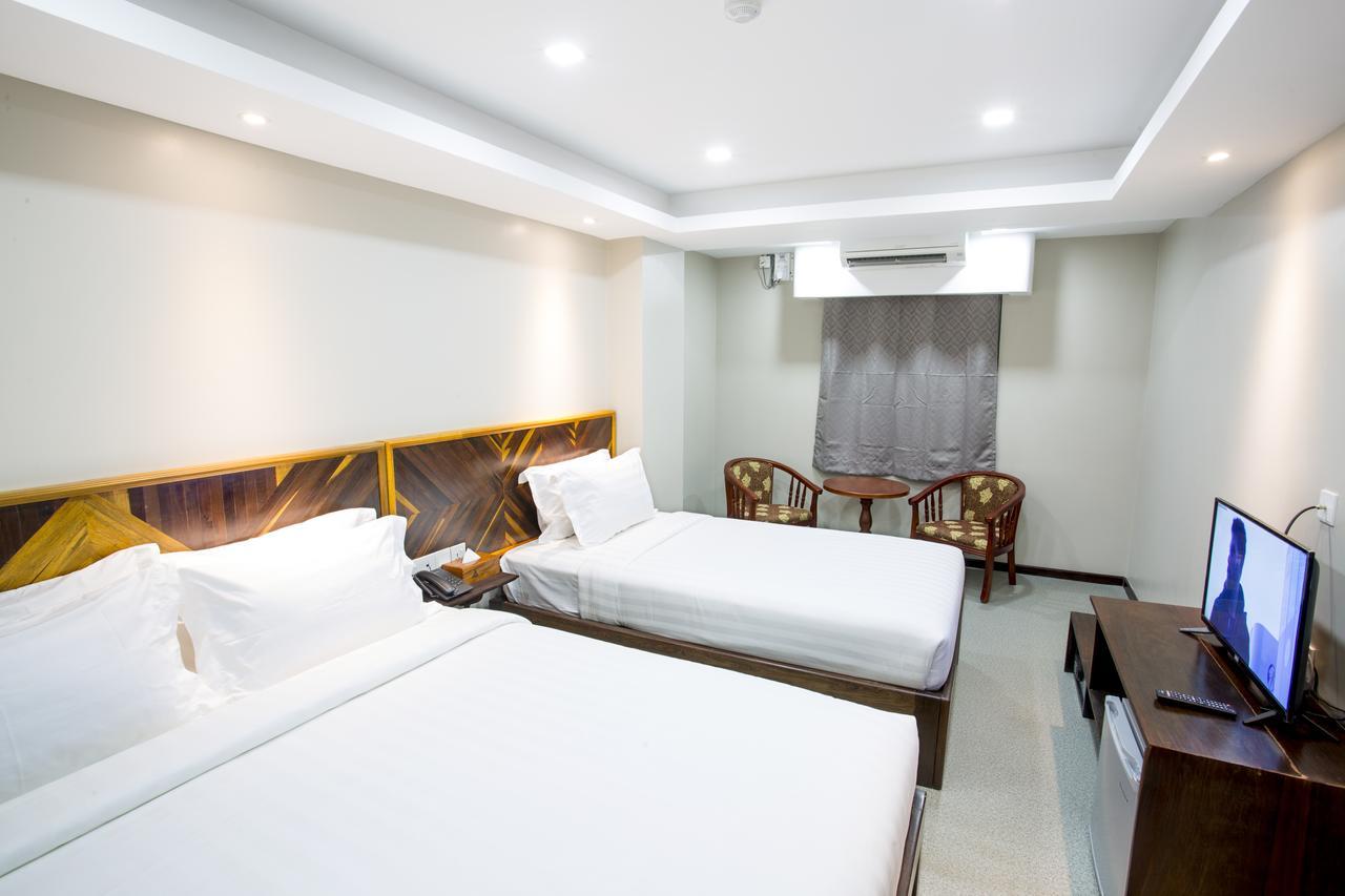 Tristar Hotel Rangoon Buitenkant foto