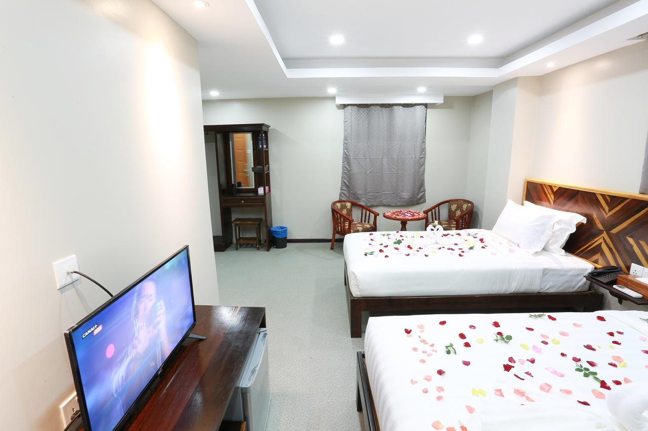 Tristar Hotel Rangoon Buitenkant foto