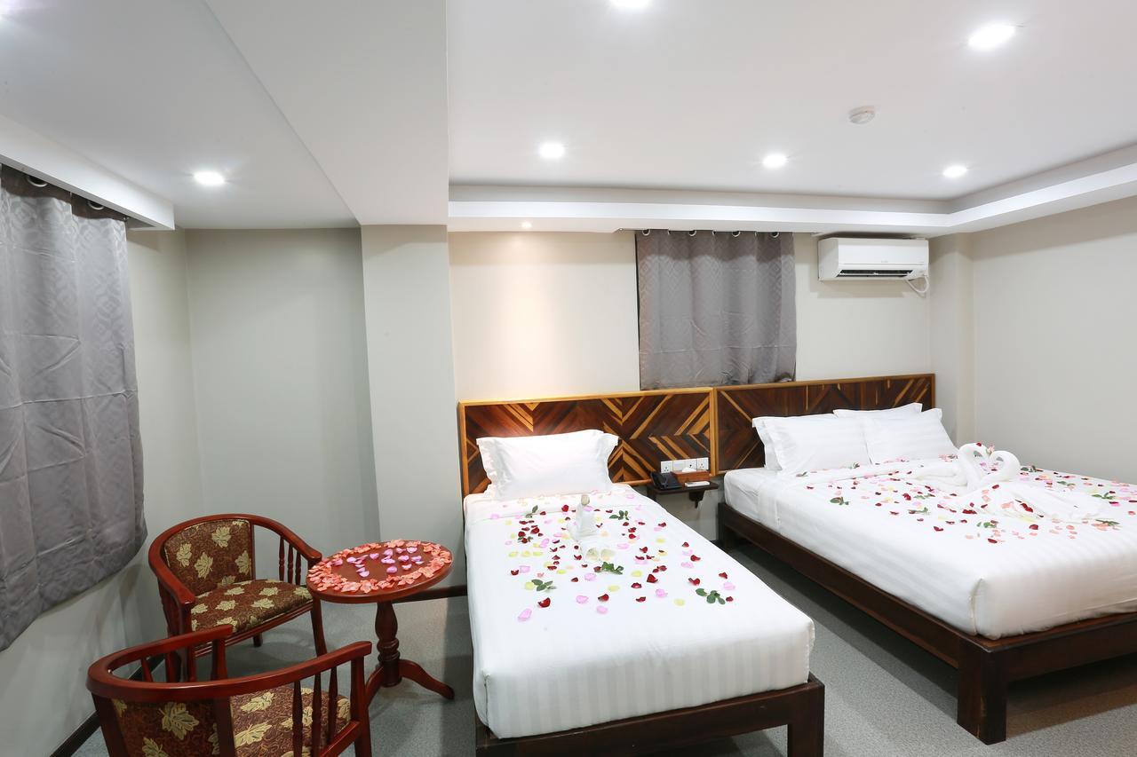 Tristar Hotel Rangoon Buitenkant foto