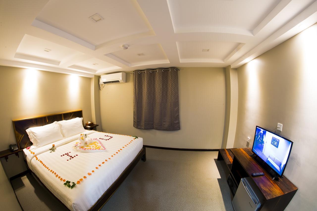 Tristar Hotel Rangoon Buitenkant foto