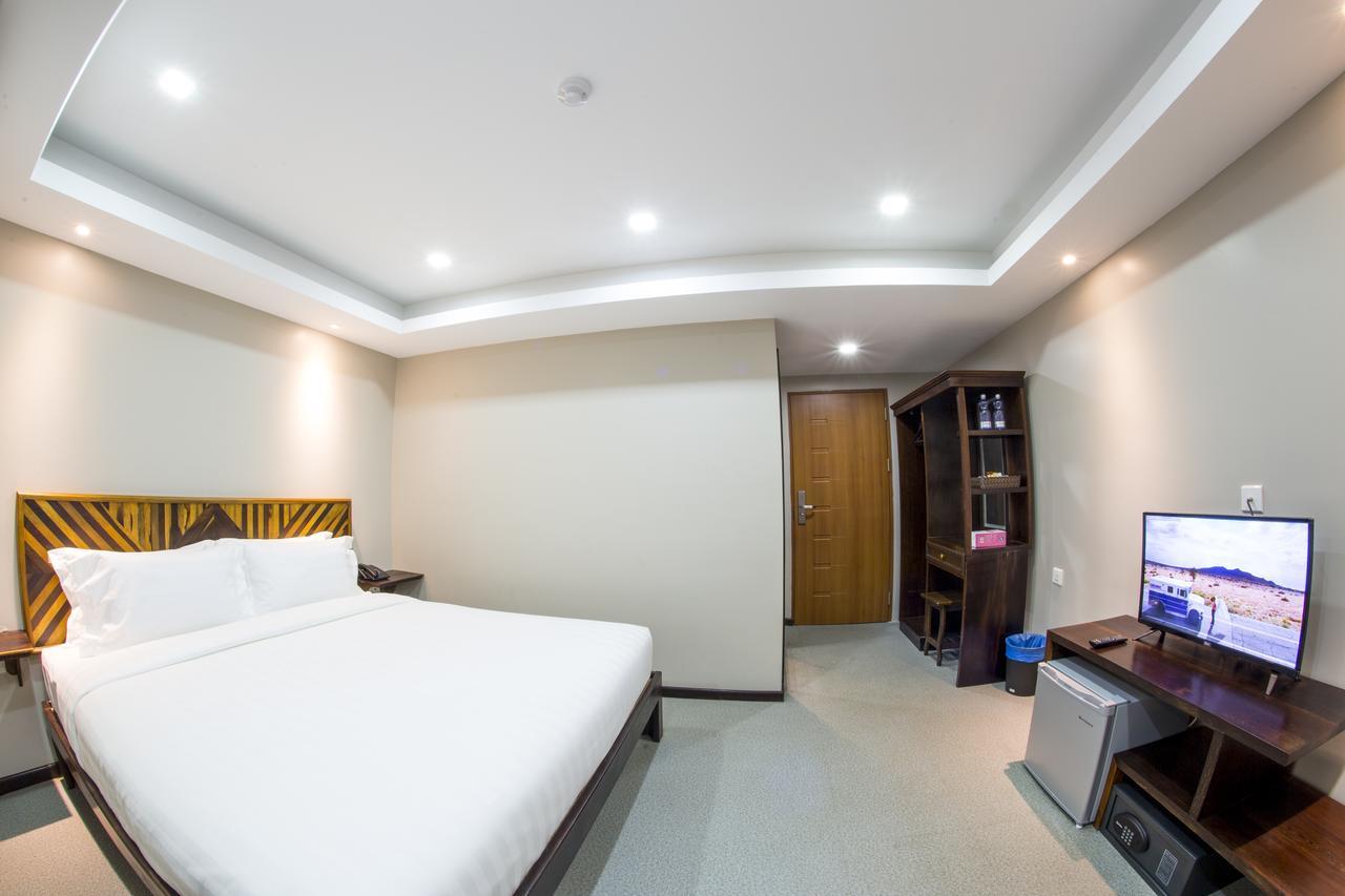 Tristar Hotel Rangoon Buitenkant foto