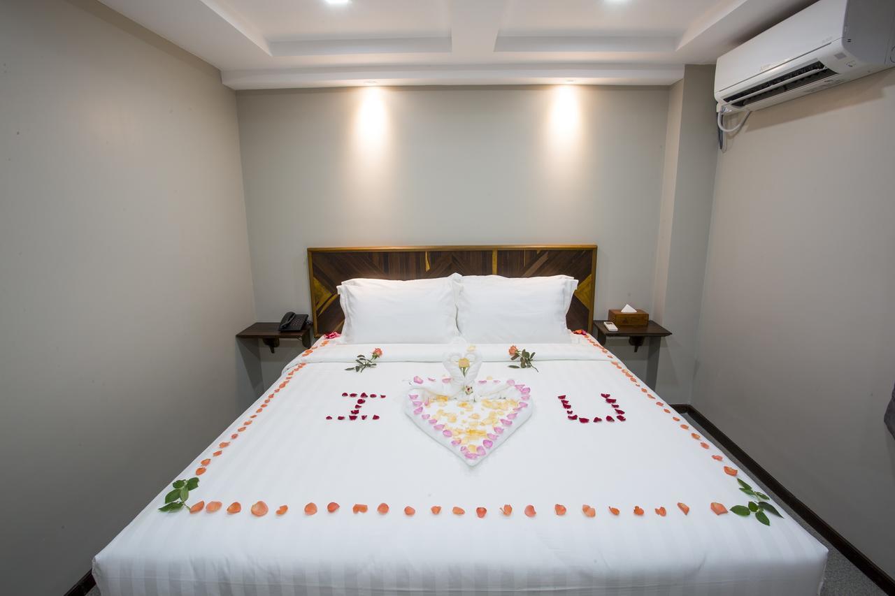 Tristar Hotel Rangoon Buitenkant foto