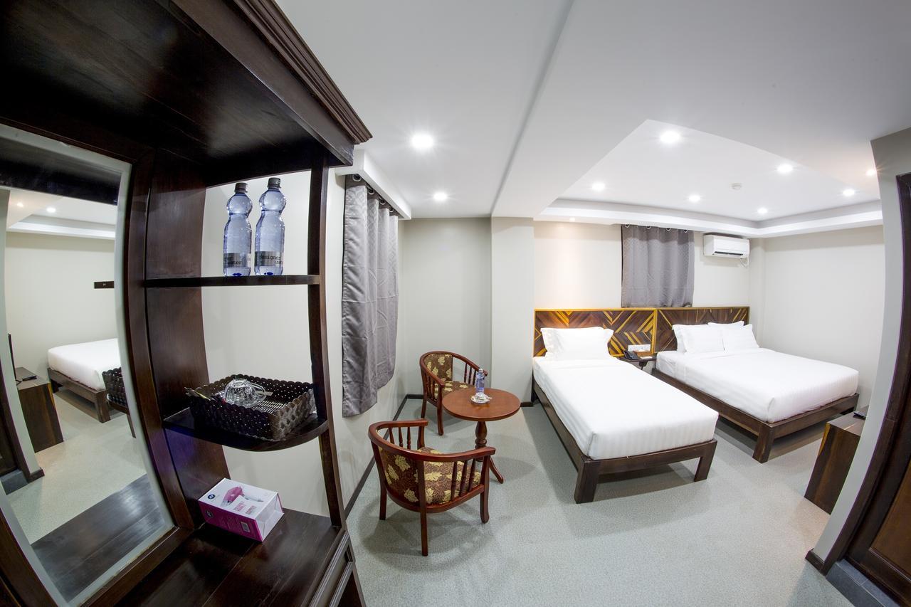 Tristar Hotel Rangoon Buitenkant foto