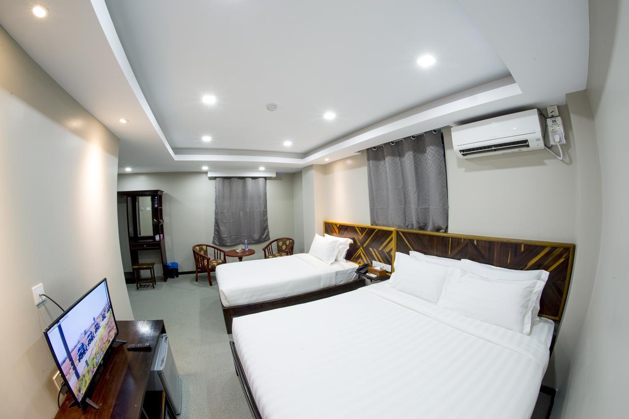 Tristar Hotel Rangoon Buitenkant foto