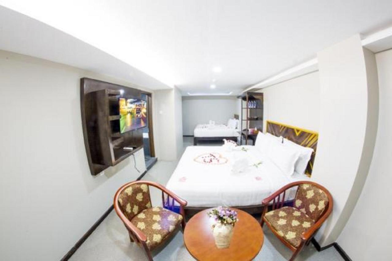 Tristar Hotel Rangoon Buitenkant foto