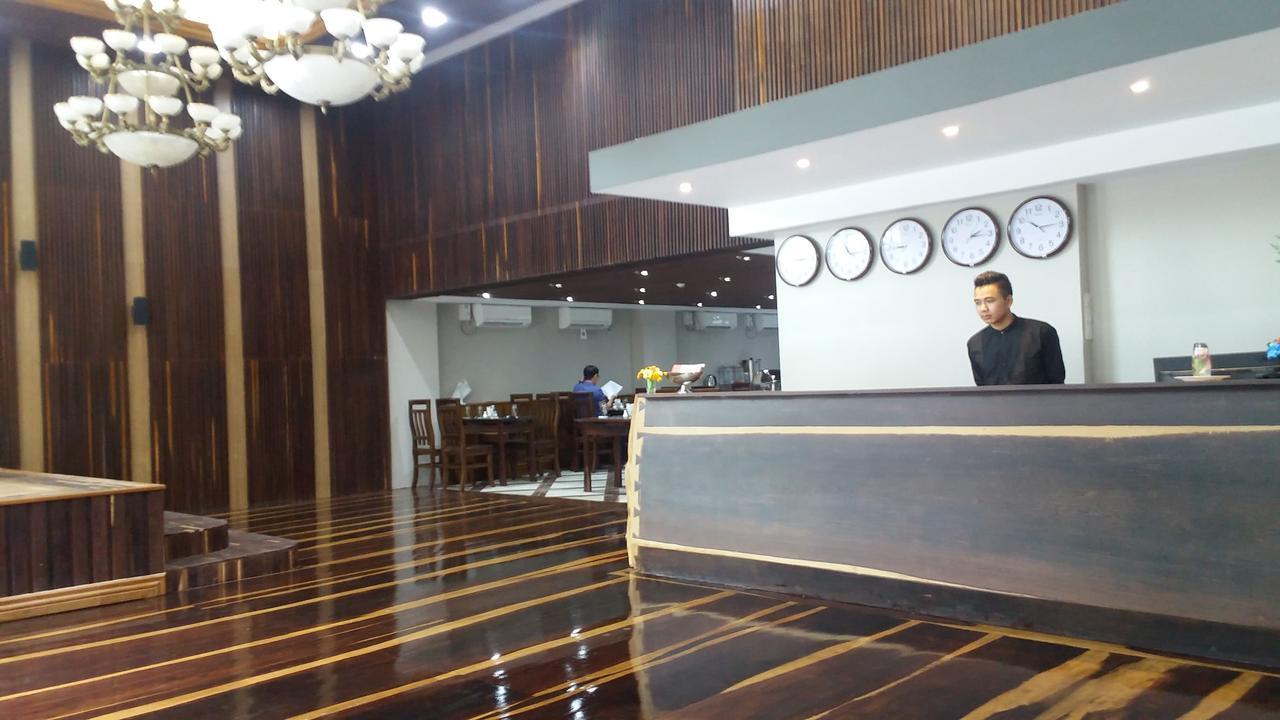 Tristar Hotel Rangoon Buitenkant foto