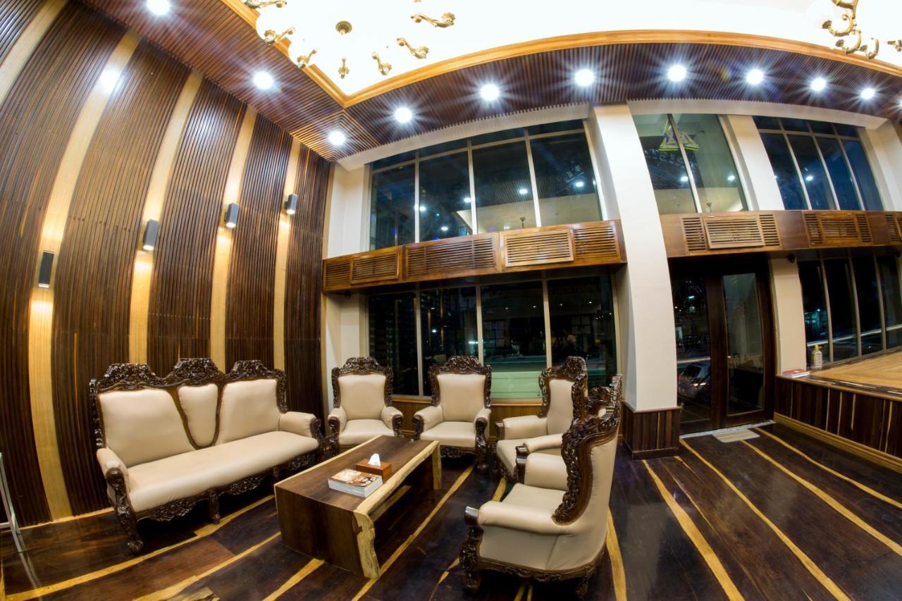 Tristar Hotel Rangoon Buitenkant foto